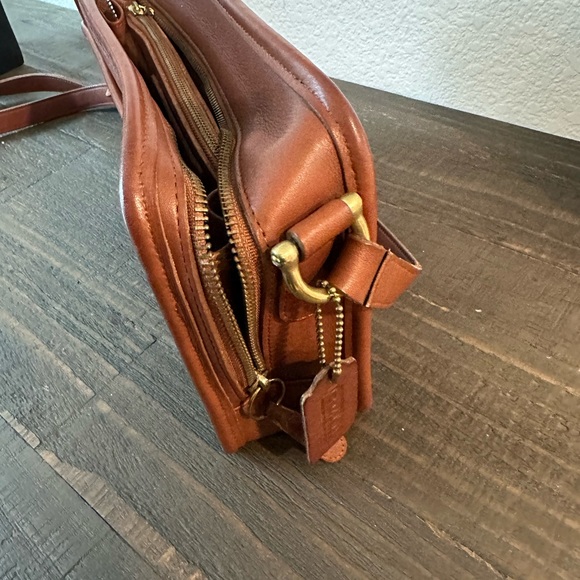 VINTAGE COACH (Re)LOVED - Picture 3 of 8